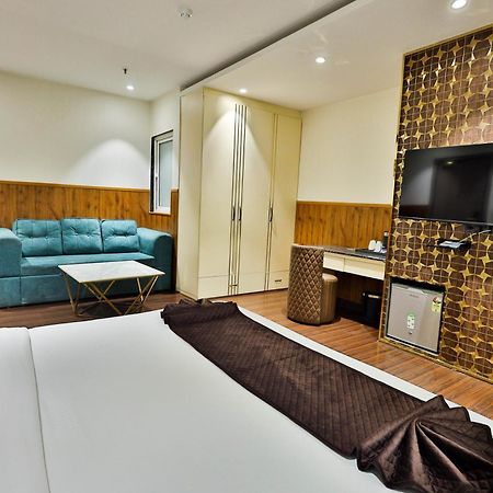 Clay Inn Hotels, Paschim Vihar Delhi  Dış mekan fotoğraf