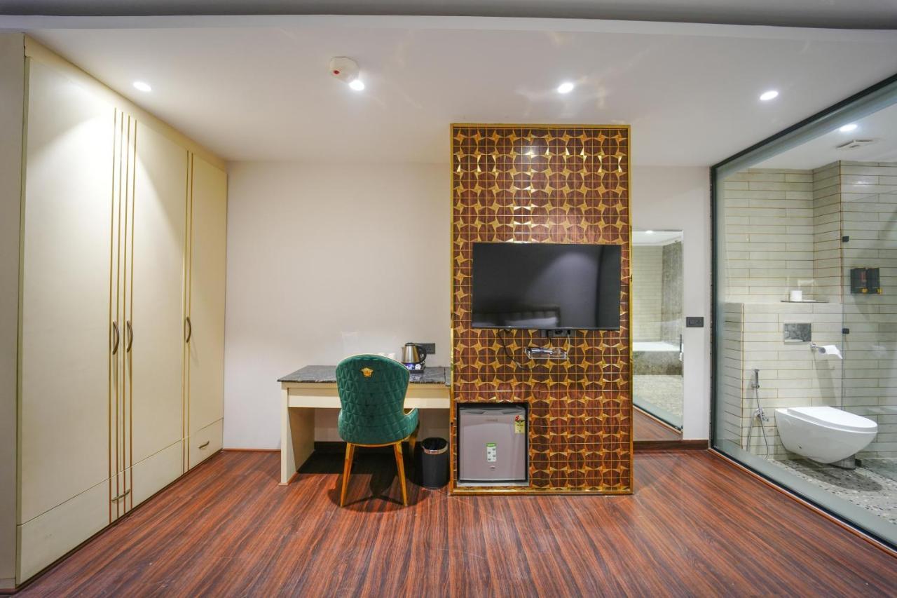 Clay Inn Hotels, Paschim Vihar Delhi  Dış mekan fotoğraf