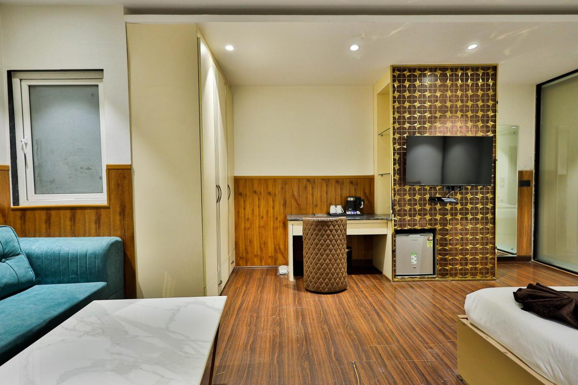 Clay Inn Hotels, Paschim Vihar Delhi  Dış mekan fotoğraf