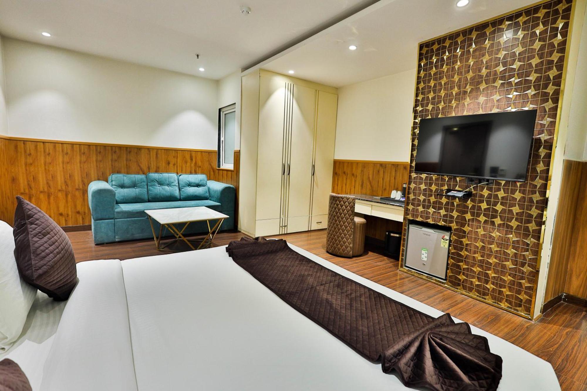 Clay Inn Hotels, Paschim Vihar Delhi  Dış mekan fotoğraf