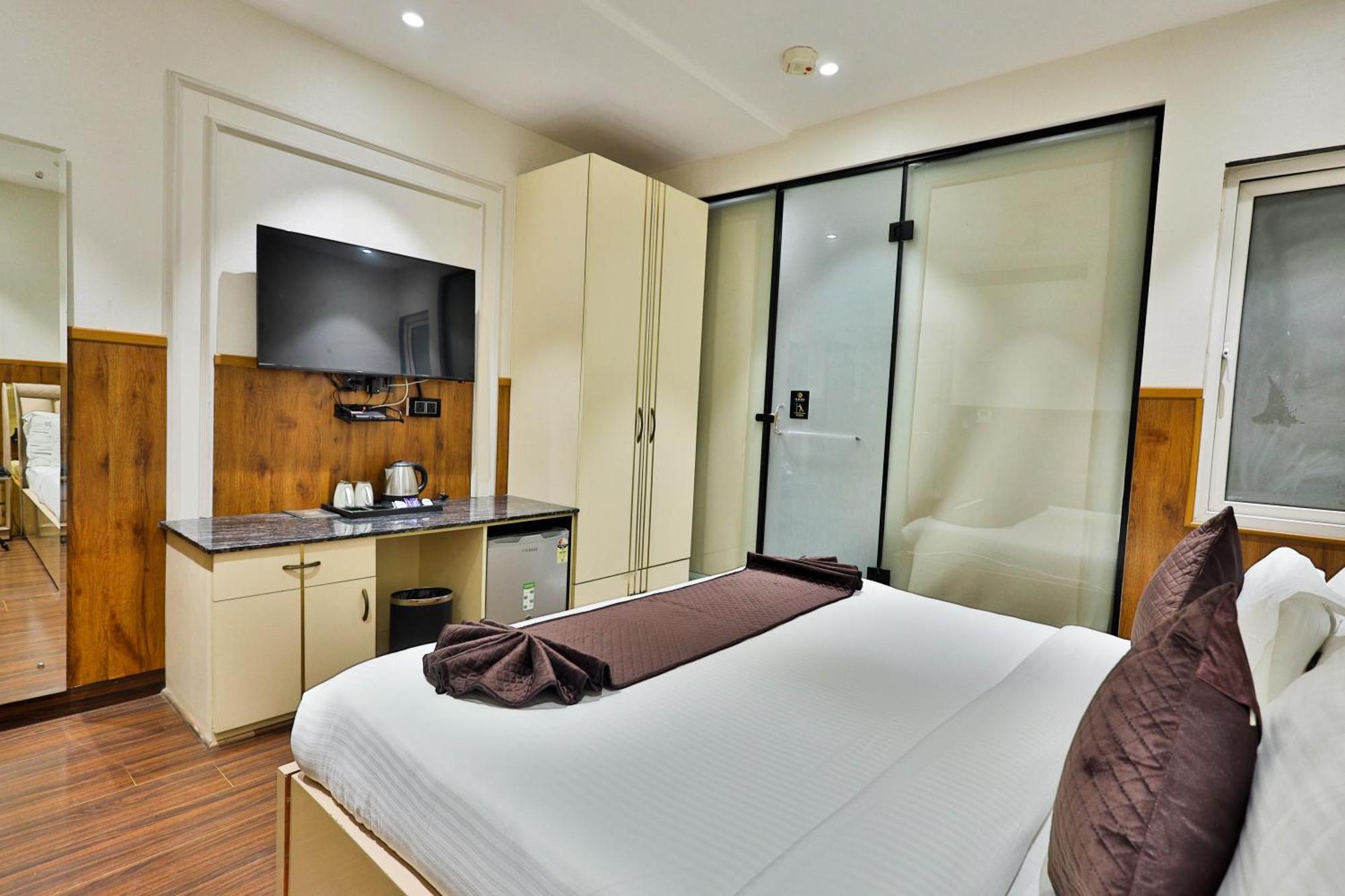Clay Inn Hotels, Paschim Vihar Delhi  Dış mekan fotoğraf