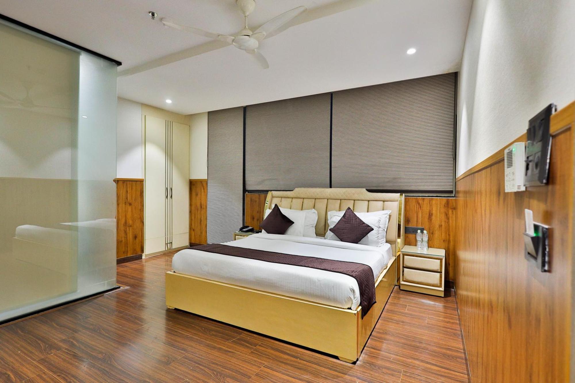 Clay Inn Hotels, Paschim Vihar Delhi  Dış mekan fotoğraf