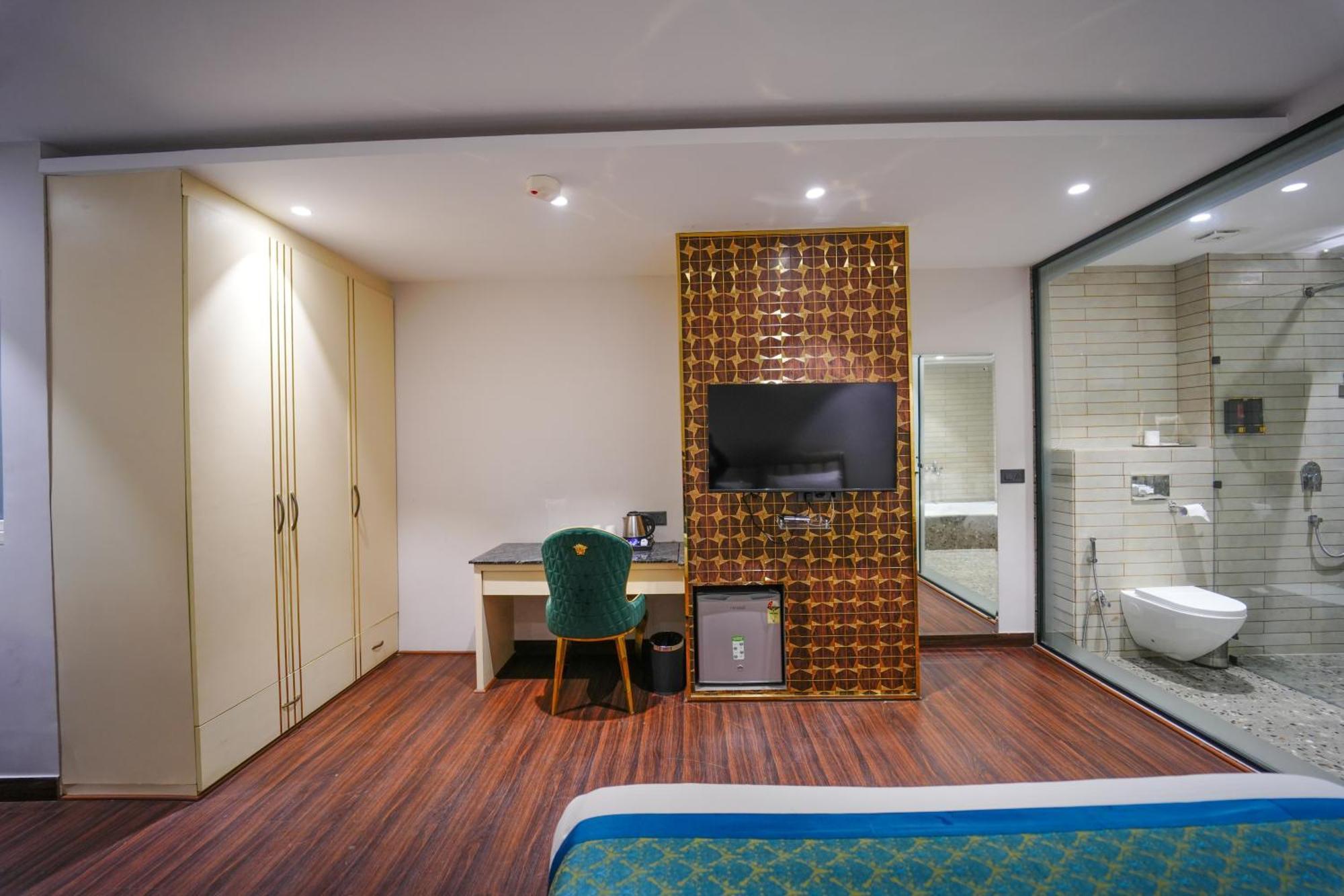 Clay Inn Hotels, Paschim Vihar Delhi  Dış mekan fotoğraf